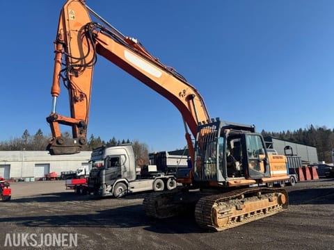 2010 Doosan DX300LC crawler excavator, side view