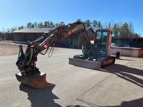 2018 Volvo ECR88D excavator, side profile view 2018 Volvo ECR88D excavator, side profile view