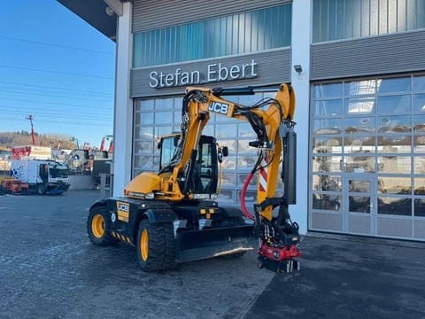 2024 JCB Hydradig Pro wheel excavator, side view