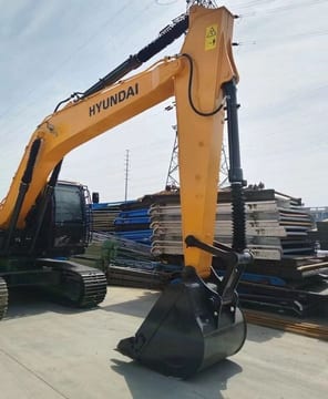 Hyundai R220-9S crawler excavator side view