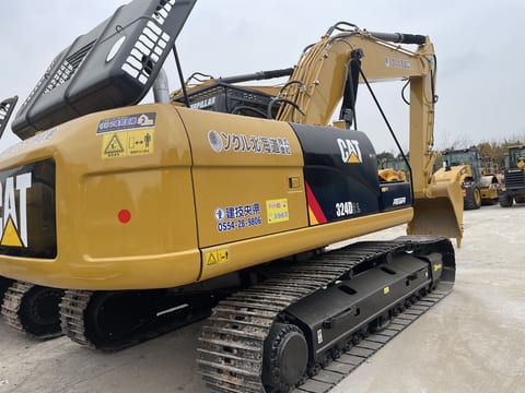 2023 Caterpillar 324D2L crawler excavator rear three-quarter view