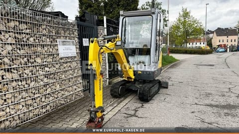 2015 Wacker Neuson 1404 mini excavator, front three-quarter view