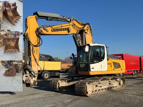 2015 Liebherr 926 SLC crawler excavator, side view
