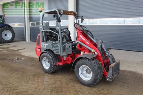 2018 Weidemann 1280 wheel loader, side view 2018 Weidemann 1280 wheel loader, side view