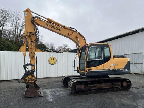 2010 Hyundai R140LC-9 crawler excavator, side view 2010 Hyundai R140LC-9 crawler excavator, side view