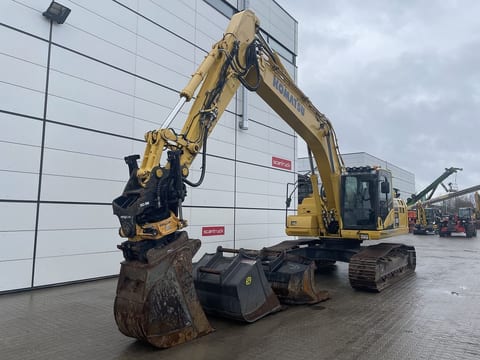 2019 Komatsu PC240LC-11 crawler excavator, side profile view