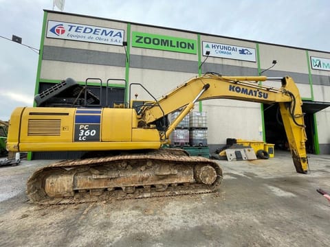 2012 Komatsu PC360LC-10 crawler excavator, side view