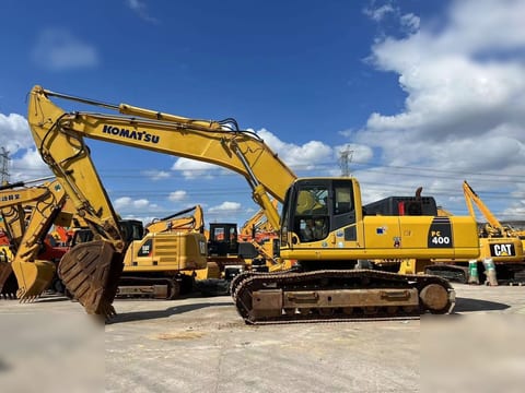 2018 Komatsu PC400-8 crawler excavator, side profile view 2018 Komatsu PC400-8 crawler excavator, side profile view