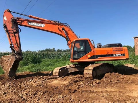 2023 Doosan DH370LC-9 excavator, side profile view 2023 Doosan DH370LC-9 excavator, side profile view