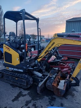 2023 New Holland E17D mini excavator, side view