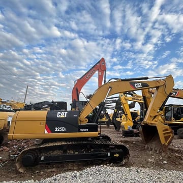 Caterpillar 325D2 crawler excavator side view