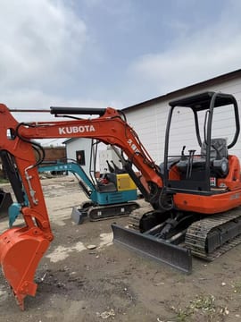 2024 Kubota U-30 mini excavator, side view 2024 Kubota U-30 mini excavator, side view