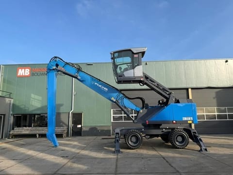 2018 Fuchs MHL331F material handler, side view