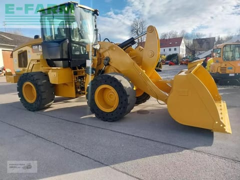2016 Caterpillar 926M wheel loader, front three-quarter view