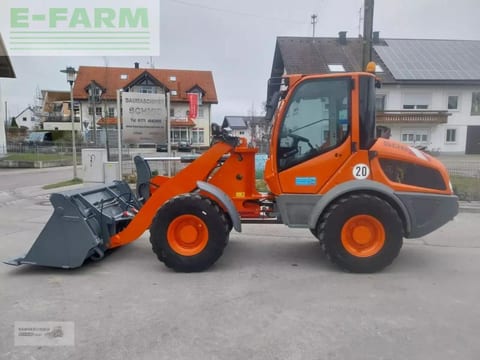 2015 Liebherr 508 wheel loader, side view 2015 Liebherr 508 wheel loader, side view