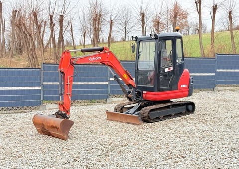 2015 Kubota KX61-3 mini excavator, side view