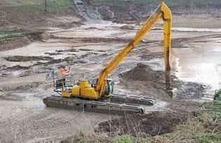 2008 JCB JS220LC crawler excavator, side view