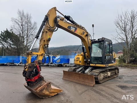 2011 Caterpillar 311D LRR crawler excavator, side view 2011 Caterpillar 311D LRR crawler excavator, side view