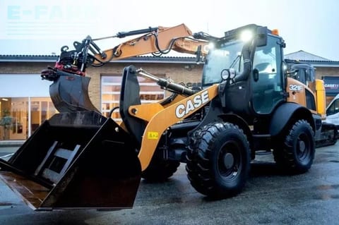 2022 CASE 321 F wheel loader, front three-quarter view 2022 CASE 321 F wheel loader, front three-quarter view