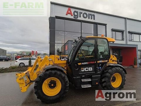 2021 JCB 542-70 Agri Xtra Dual-Tech telehandler side view 2021 JCB 542-70 Agri Xtra Dual-Tech telehandler side view