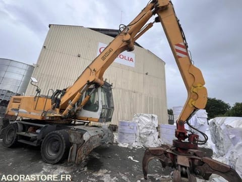 Liebherr 904 Crawler Excavator Liebherr 904 Crawler Excavator