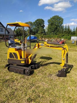 2024 Rhinoceros RME15 mini excavator, side view 2024 Rhinoceros RME15 mini excavator, side view
