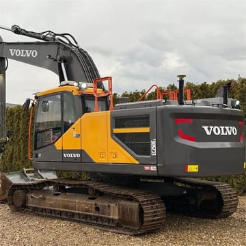 Volvo EC250E crawler excavator, rear three-quarter view Volvo EC250E crawler excavator, rear three-quarter view