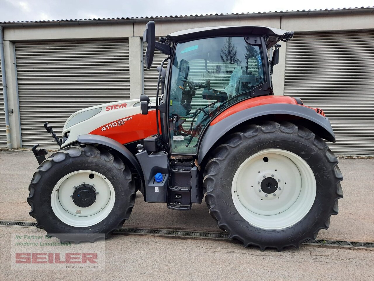 New Farm tractor Steyr Expert 4110 CVT