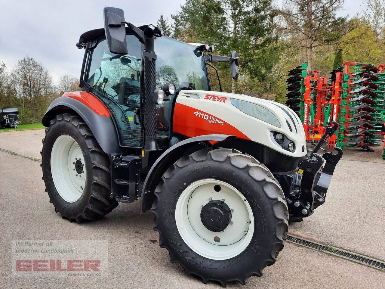 New Farm tractor Steyr Expert 4110 CVT