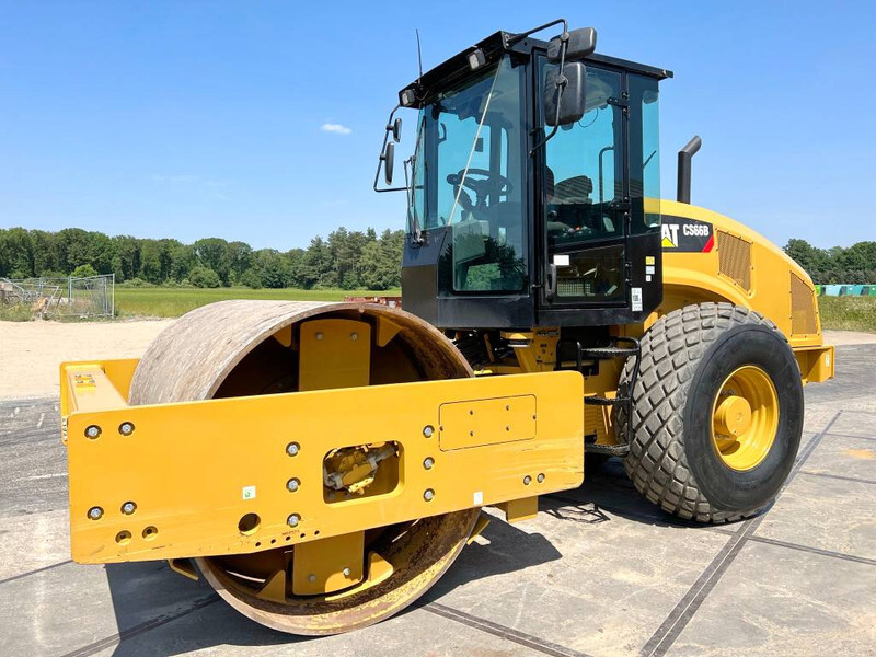 Roller Cat CS66B Excellent Condition / Low Hours / CE