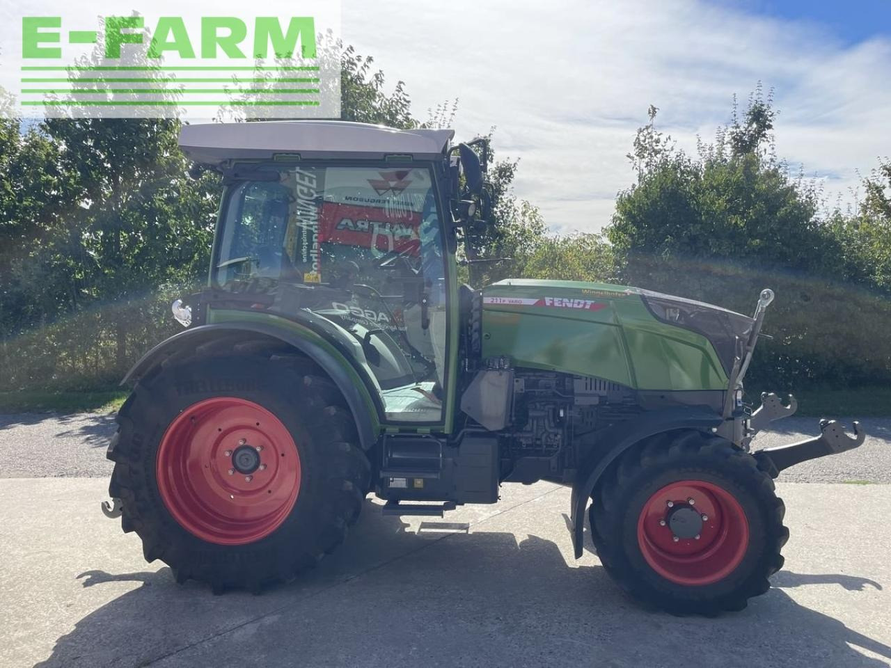 Farm tractor Fendt 211p vario gen3