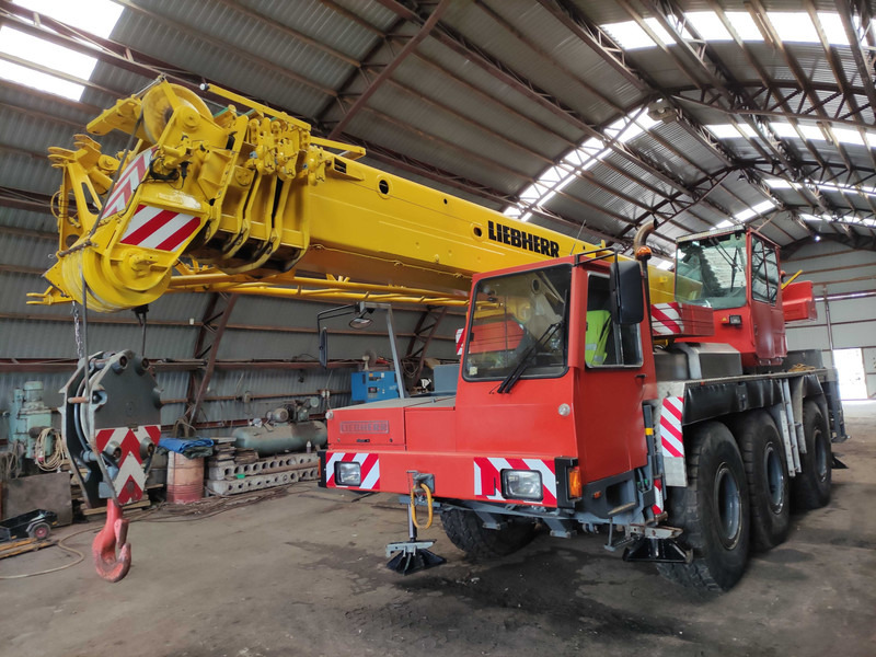 Mobile crane Liebherr LTM 1040-3