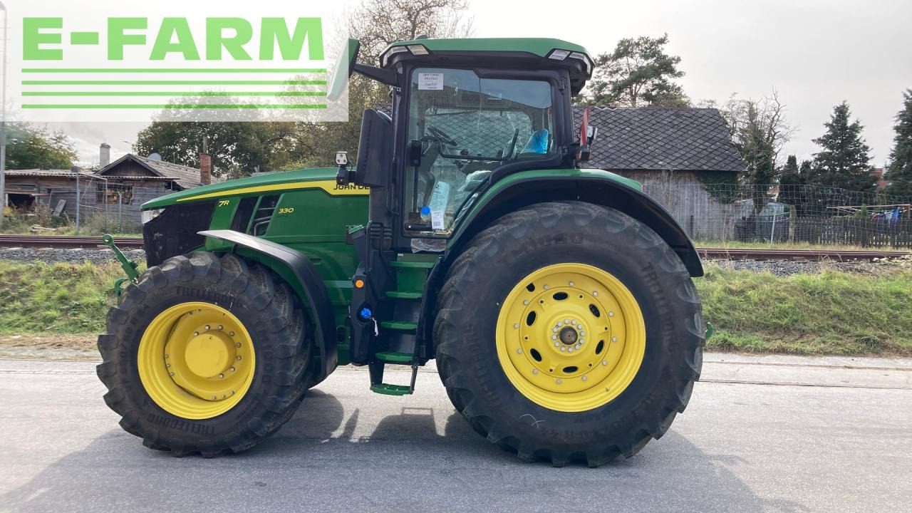 Farm tractor John Deere 7R330