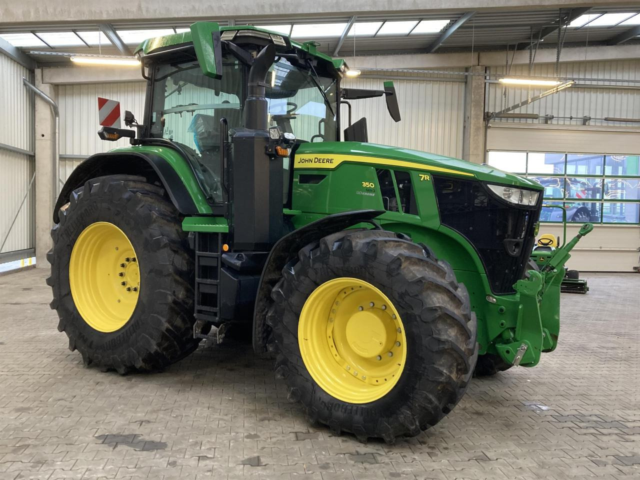 Farm tractor John Deere 7R 350