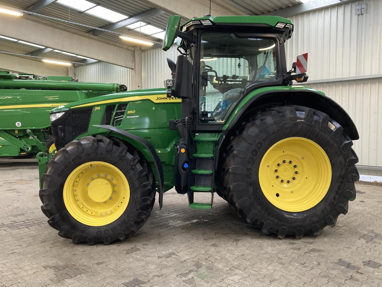 Farm tractor John Deere 7R 350