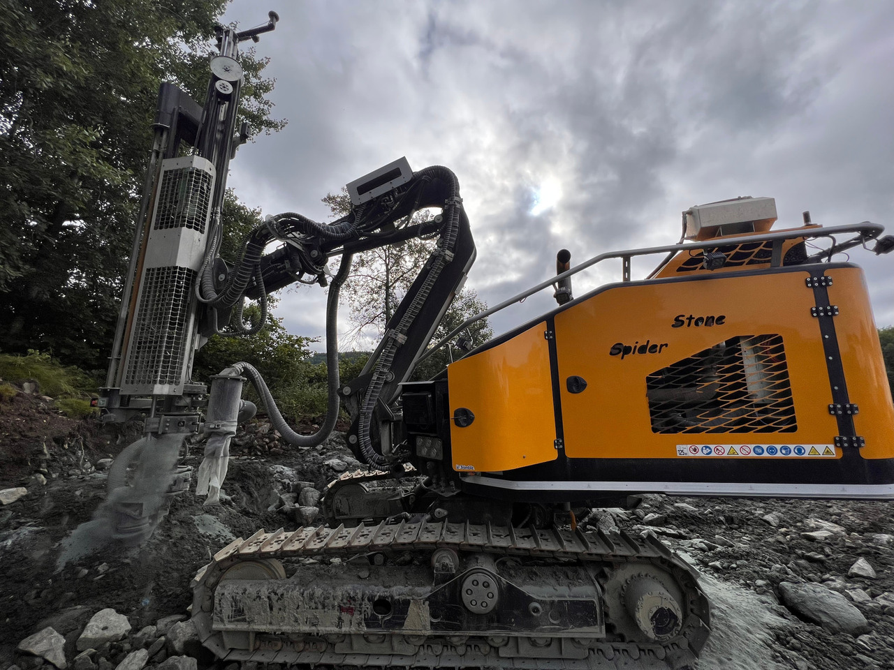 Drilling rig AMV Stonepower Spider