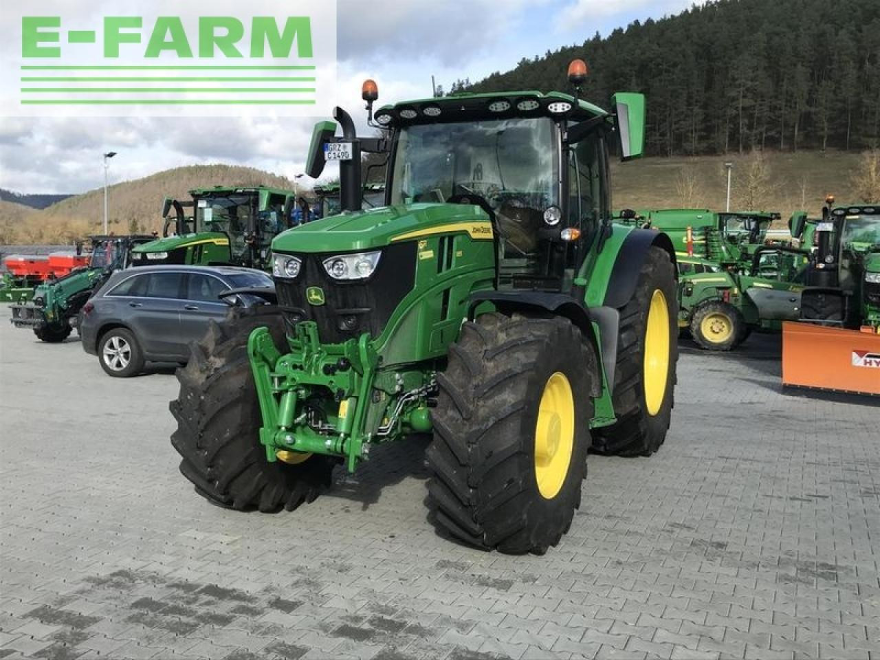 Farm tractor John Deere 6r 185