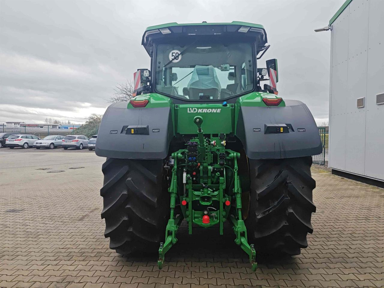 Farm tractor John Deere 7R 330