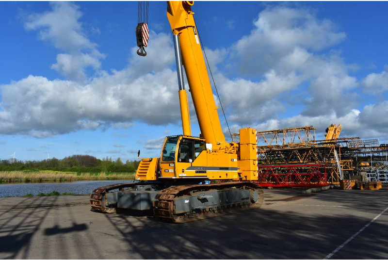 Crawler crane Liebherr LTR 1100