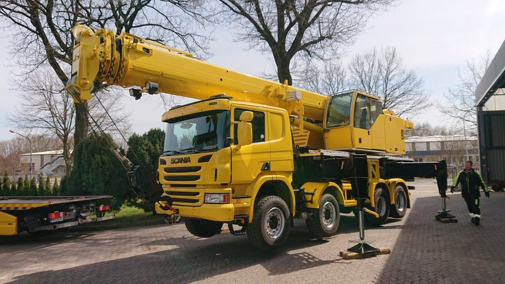 Mobile crane Liebherr LTF 1045 Scania