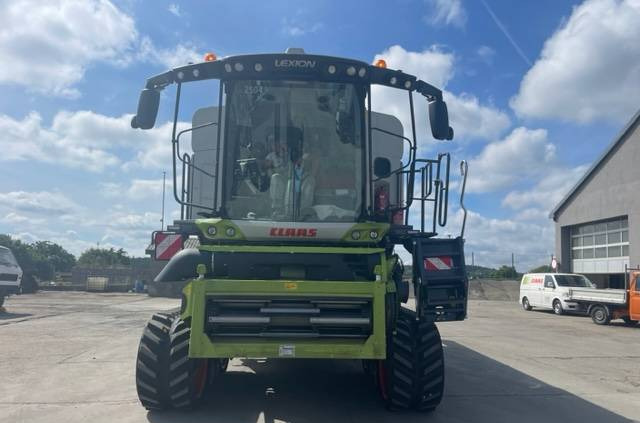 Combine harvester CLAAS Lexion 8700 Terra Trac