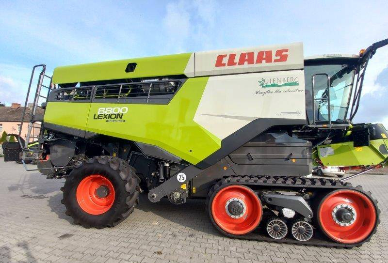 Combine harvester CLAAS Lexion 8800 TT