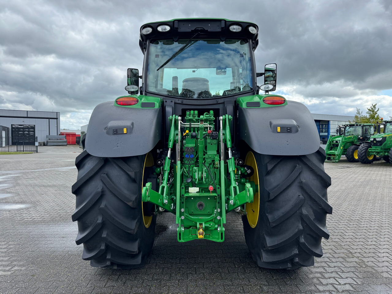 Farm tractor John Deere 6R175