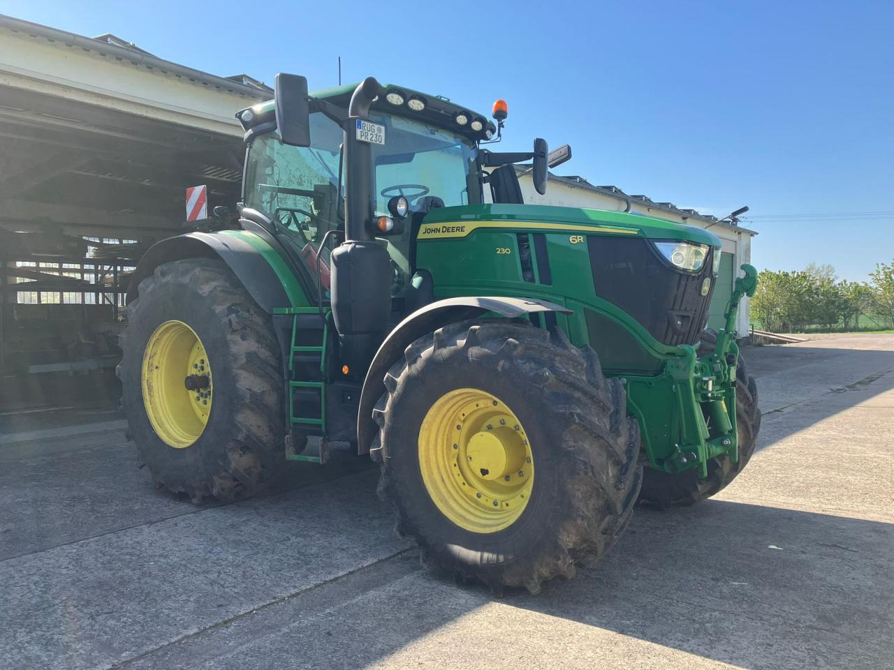 Farm tractor John Deere 6R 230