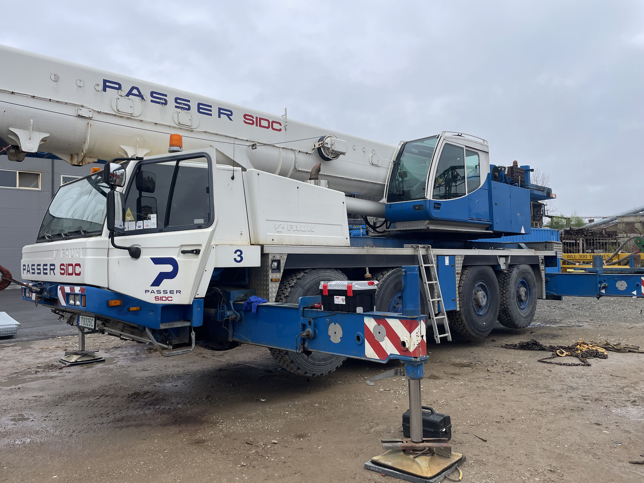 Mobile crane TADANO FAUN ATF90G-4