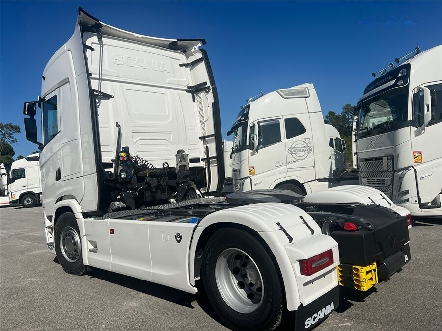 Tractor unit Scania S770