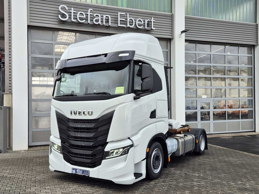 New Tractor unit Iveco AS440S49T/FP LT Intarder Standklima Navi 2 Stück