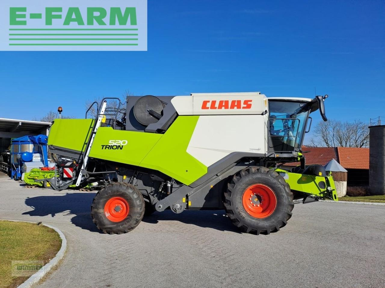 Combine harvester CLAAS trion 520