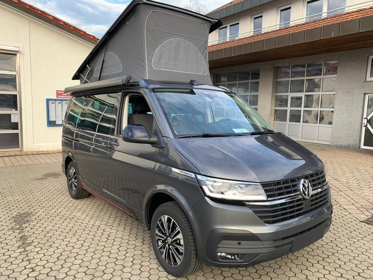 Camper van VW T6.1 Cali Beach Camper Edition AHK DSG 230V Luft-Standh.