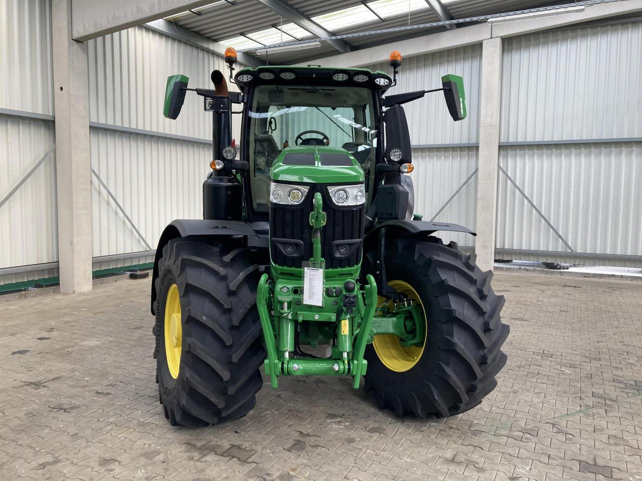 Farm tractor John Deere 6R 250